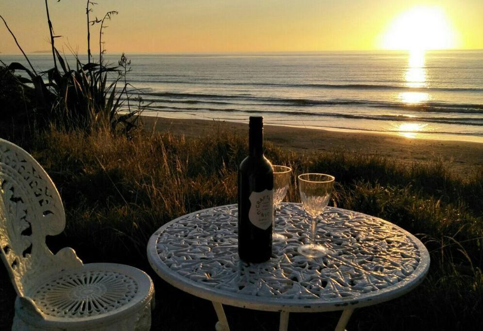 Beachfront Bliss Paraparaumu Esterno foto